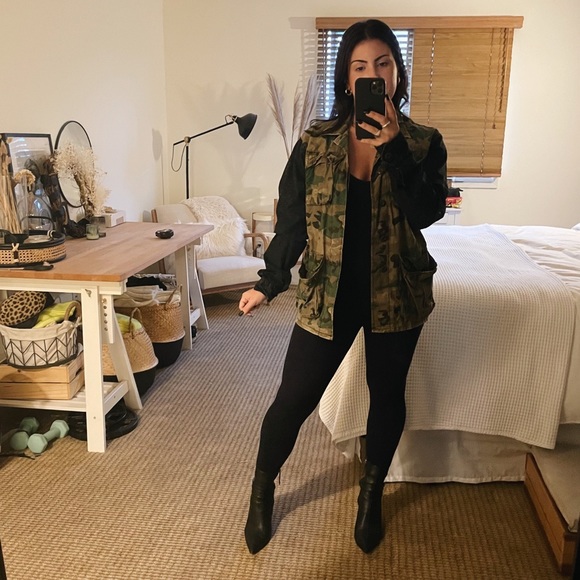 Two-Tone Army Shacket - Picture 2 of 12